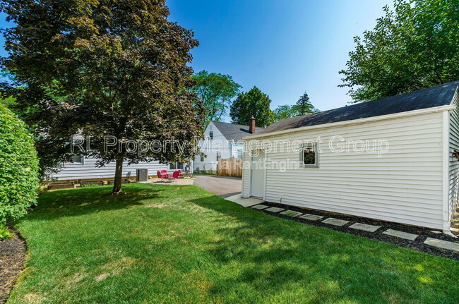 Building Photo - 459 Blenheim Rd