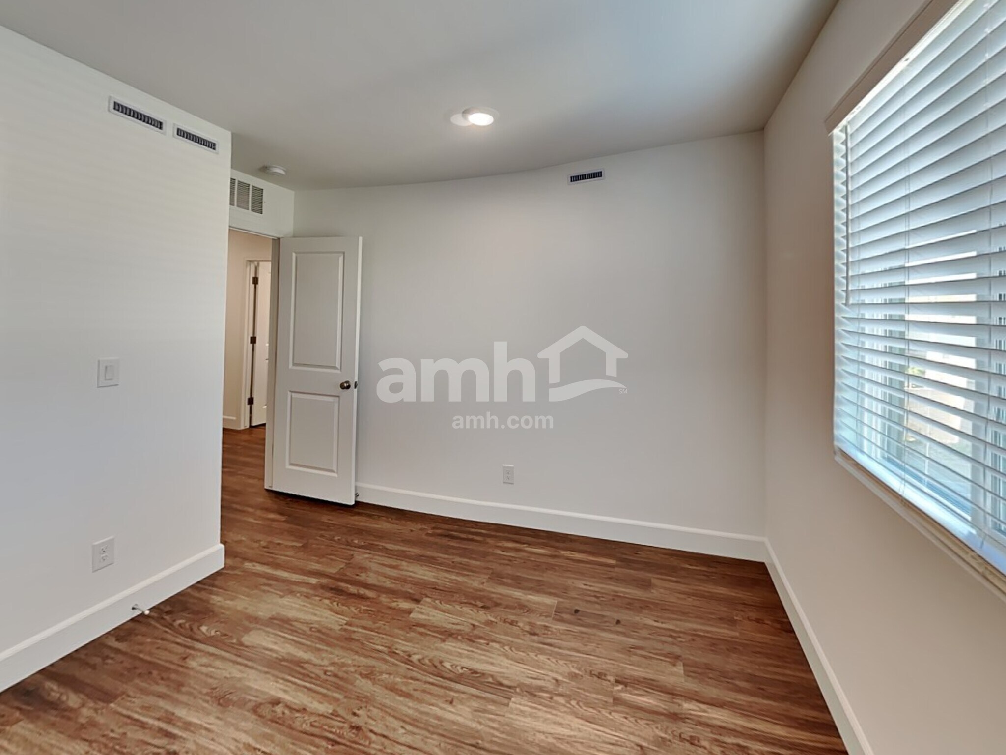 Building Photo - 10020 Spire St