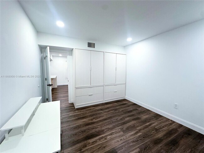 Building Photo - 16450 NW 23rd Ct