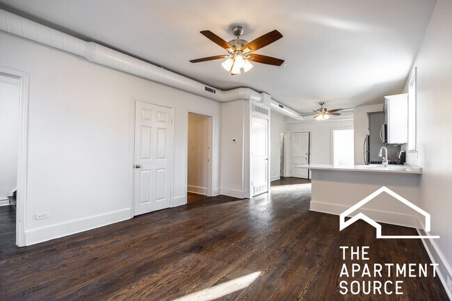 Building Photo - 3135 N Oakley Ave