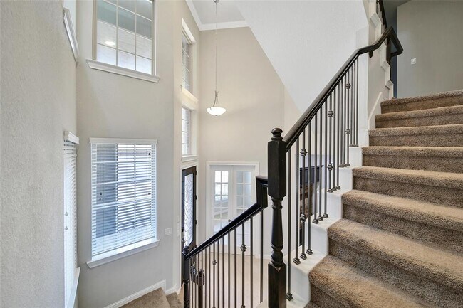 Building Photo - 18323 Parkview Point Dr