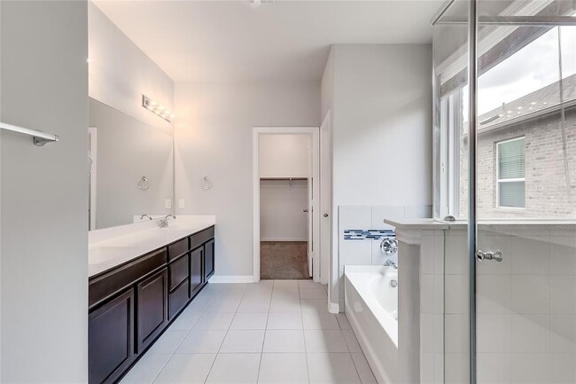Building Photo - 505 Palmilla St