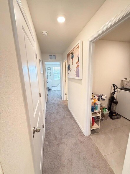 Building Photo - 10744 Chippewa Dr