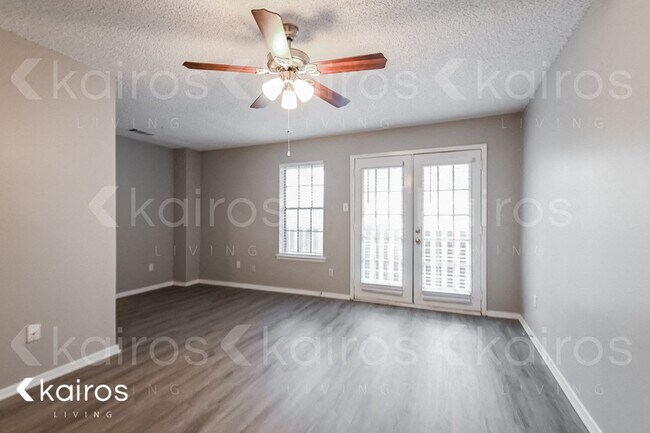 Building Photo - 820 Courtenay Pl