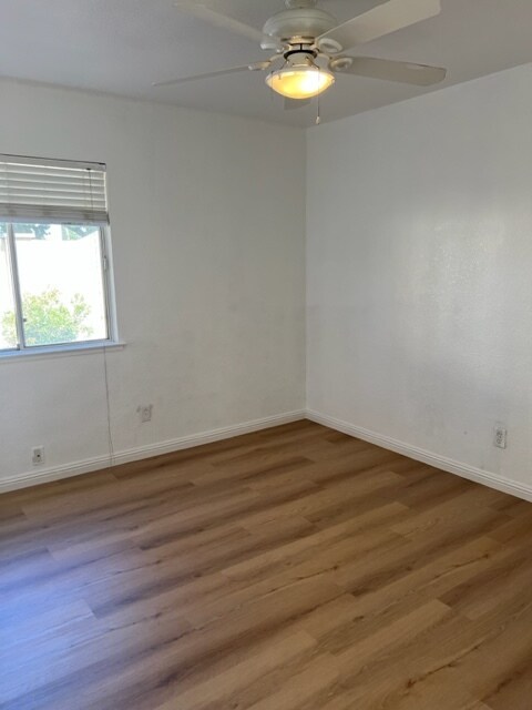 Building Photo - 417 Powell Dr