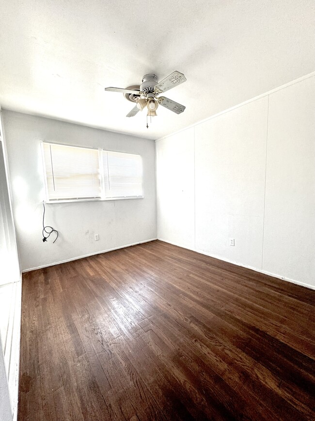 Building Photo - 2904 S Fairfield St