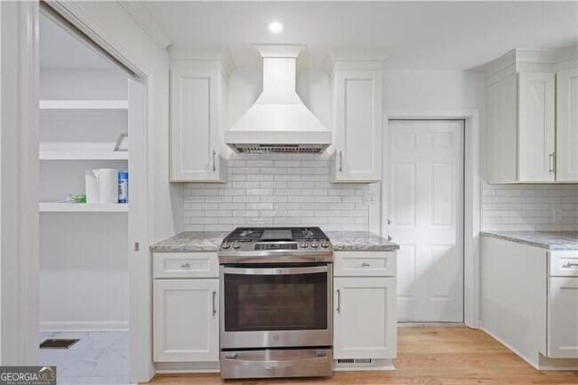 Building Photo - 1967 Sumter St NW