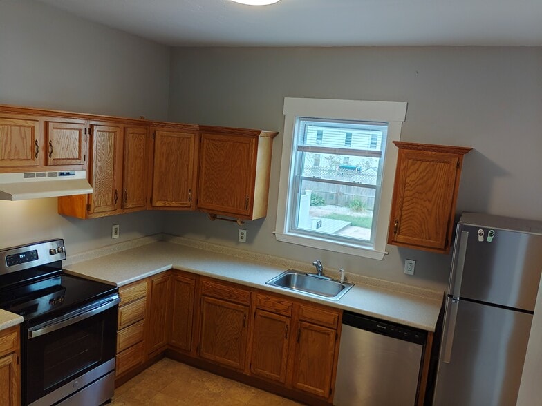Kitchen1 - 41 Perley St