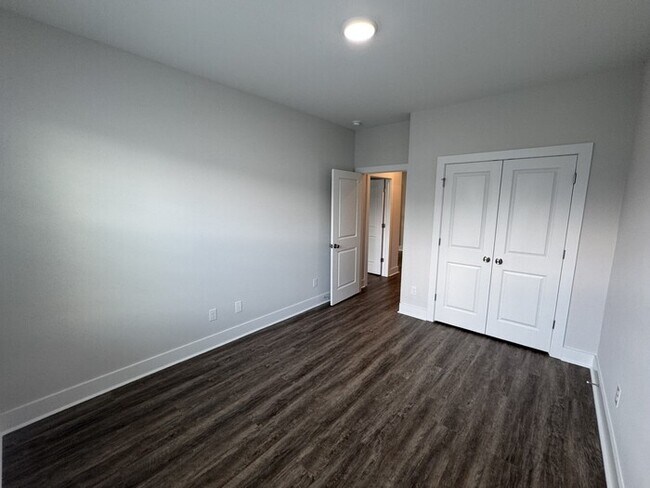 Building Photo - 3 Bed 2.5 Bath Brand New Townhome
