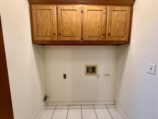 Building Photo - 405 Edwards Dr