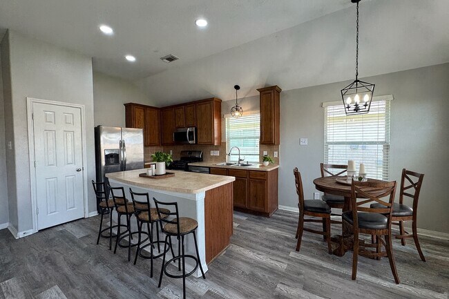 Building Photo - 5907 Yaupon Ridge Dr