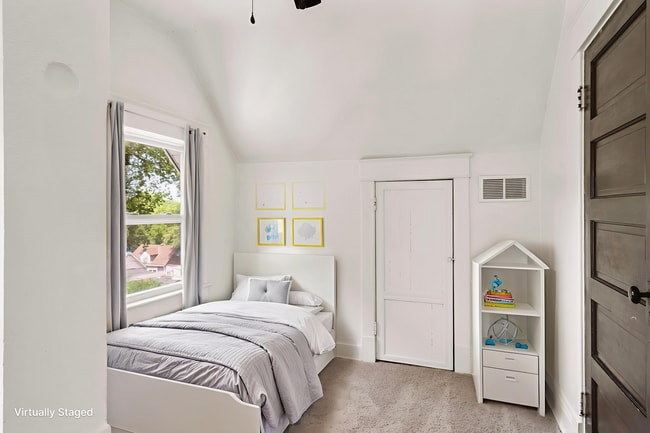 Building Photo - Charming 3-Bedroom Home with Spacious Layout and Bonus Utility Space