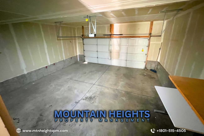 Building Photo - 14394 S Oakfield Way