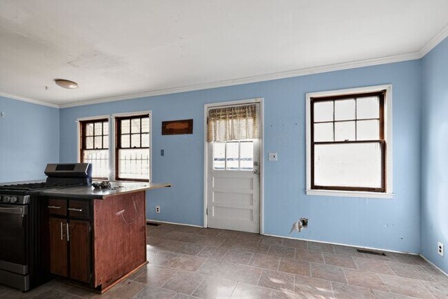 Building Photo - 322 Arlington Ave