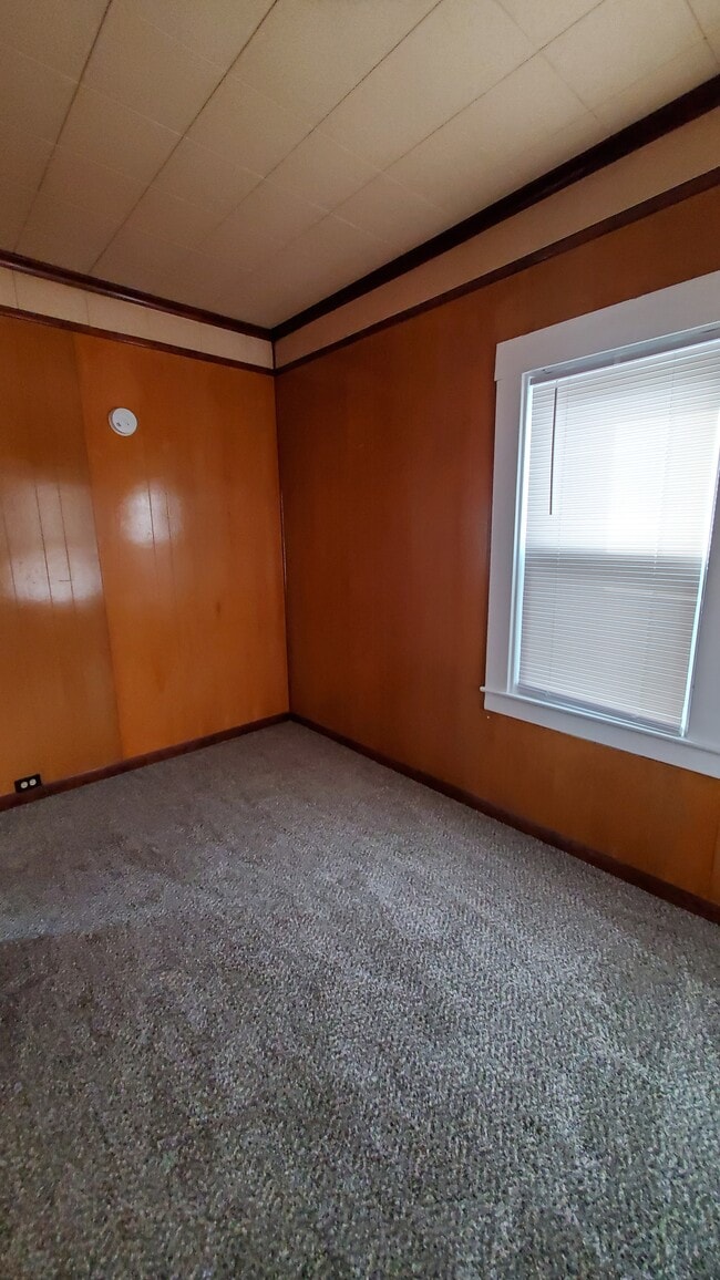 Building Photo - 124 Manilla St