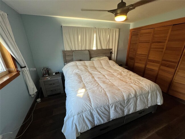 Building Photo - 8801 SW 42nd St