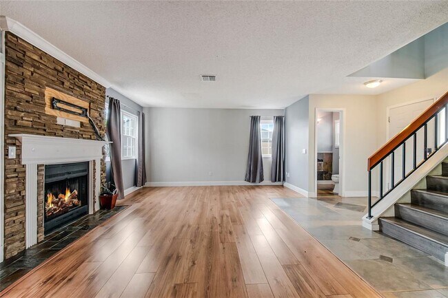 Building Photo - 1025 Wentworth Ct
