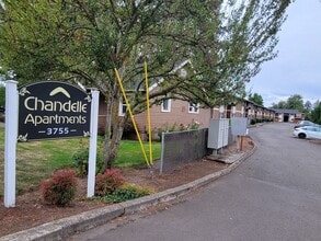 Building Photo - Chandelle Apartments