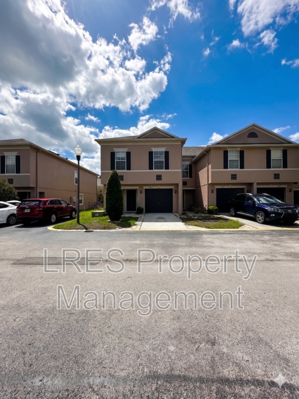 Building Photo - 2825 Cliffe Ct