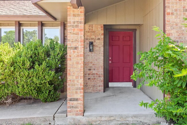 Building Photo - 10425 Quail Ridge Dr
