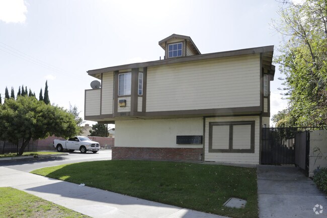 Building Photo - 1280 E La Palma Ave
