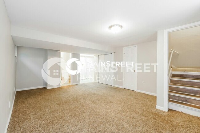 Building Photo - 3 Bedroom Pet-Friendly Home in Grandview, ...