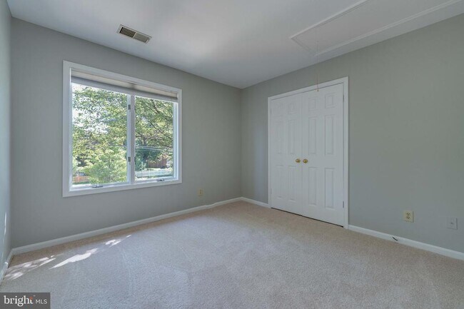 Building Photo - 4710 Old Dominion Dr