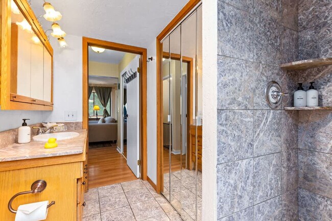 Building Photo - 513 Co Rd 672