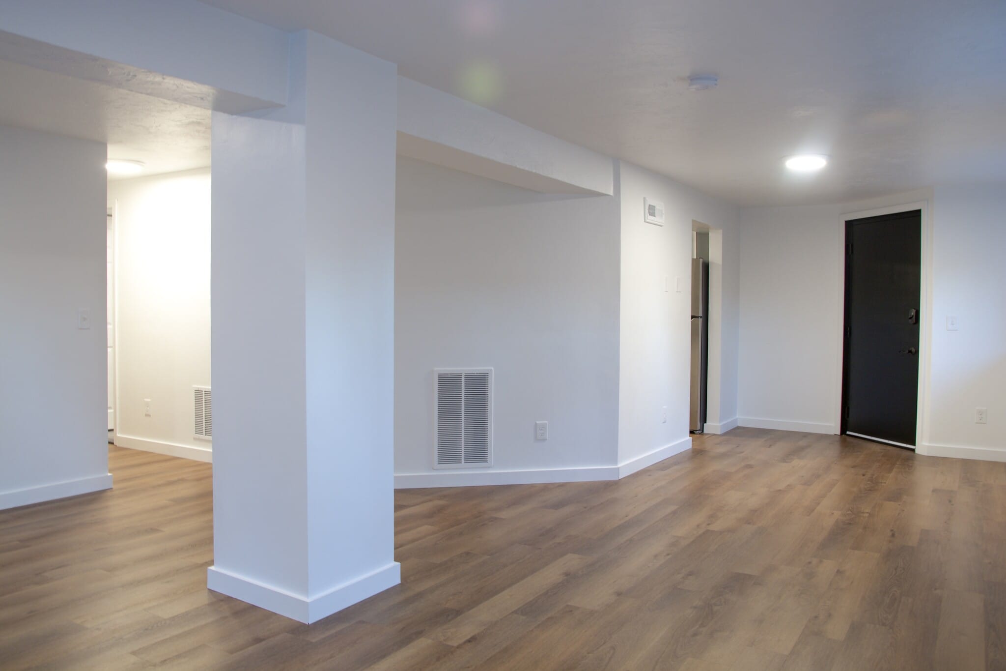 Building Photo - 548 Main St