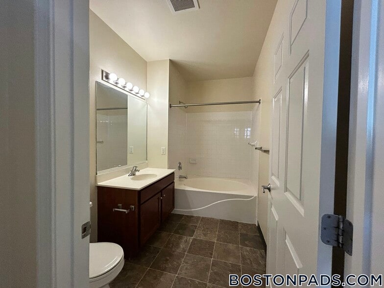 Primary Photo - 311 Lowell St