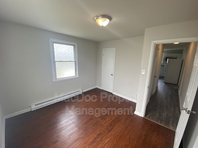 Building Photo - 1500 Airport Ave