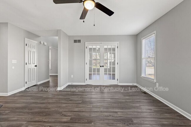 Building Photo - 833 Palomino Ln