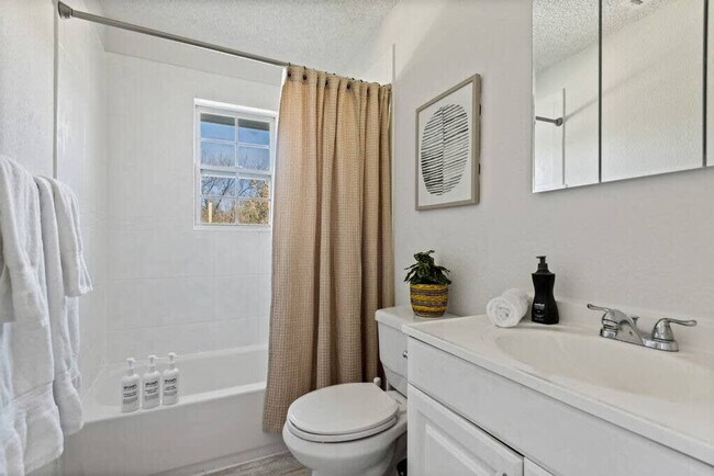 Building Photo - 5706 Tura Ln