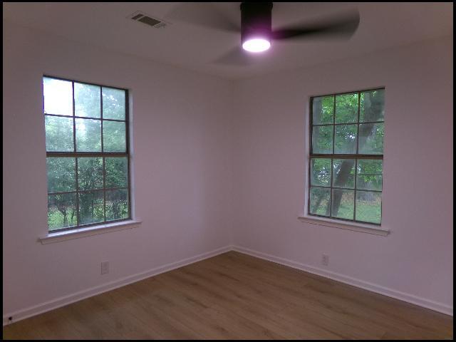 Building Photo - 606 E 21st St