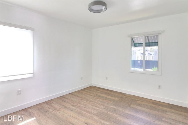 Building Photo - 4233-4239 Burns Ave