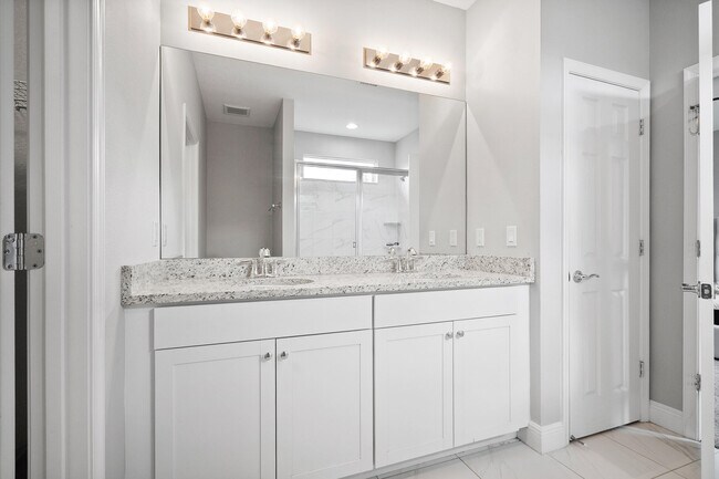 Building Photo - 1597 NW Cataluna Cir