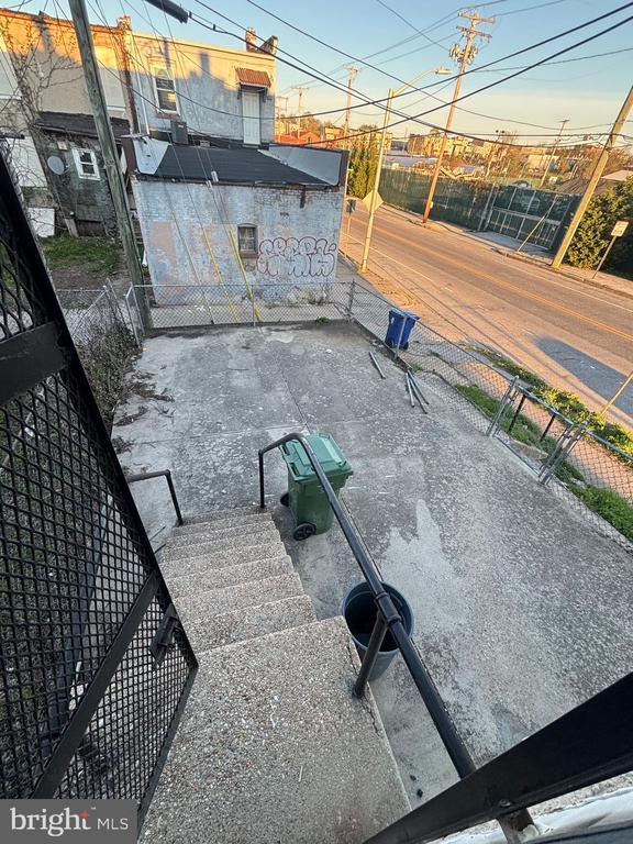 Building Photo - 1501 N Payson St