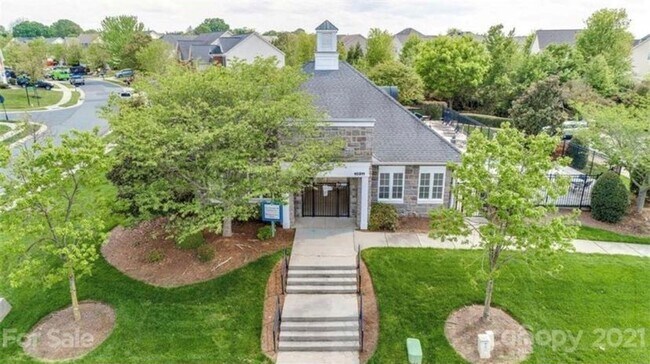 Building Photo - 6126 Trailwater Rd