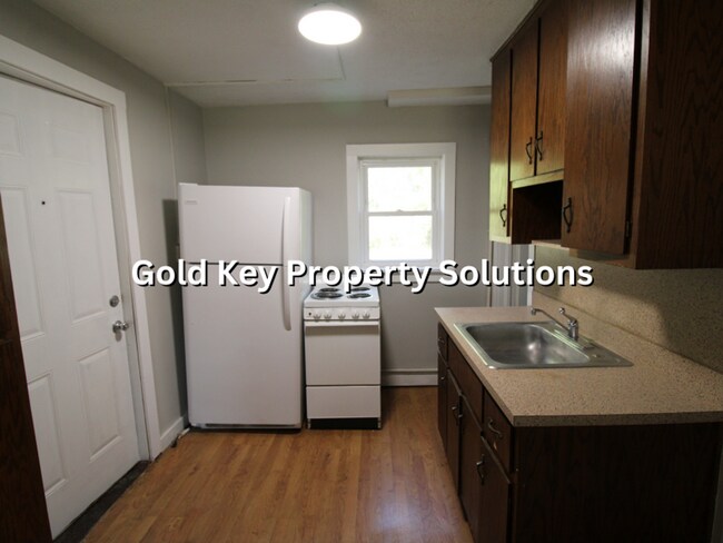 Building Photo - 1316 E 7th St