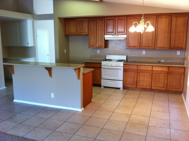 Building Photo - 3 BEDROOM HOME NEAR EAGLE RANCH COMMUNITY OFF TOPAZ RD.