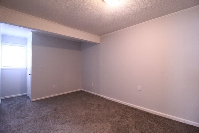 Building Photo - October FREE On This 3 Bedroom 2 Bath Home...