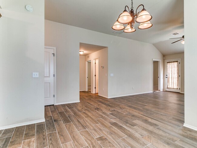 Building Photo - 3 Bed/2 Bath in Sonador of Montague Subdivision - Deer Creek Schools