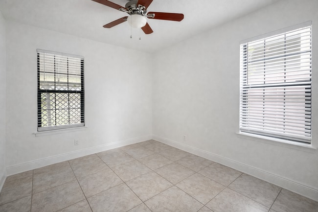 Building Photo - AVAILABE NOW ; APPLY TODAY AT OUR WEBSITE!!