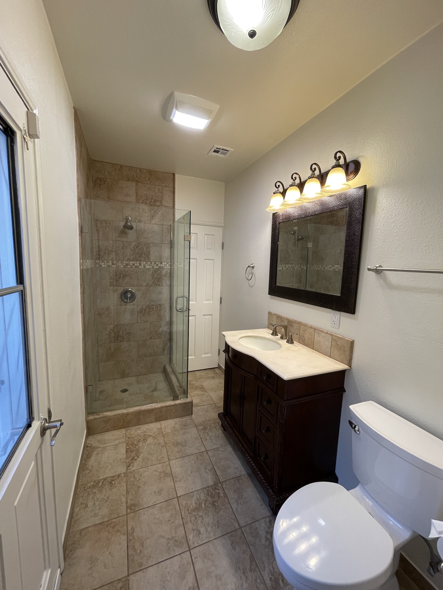 Building Photo - 3962 Oakfield Dr