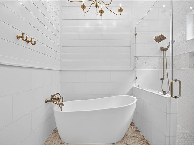 Building Photo - 3161 Club Dr