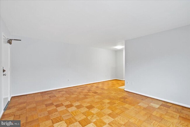 Building Photo - 945 N Barton St