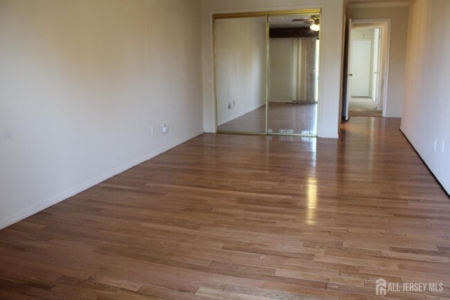 Building Photo - 157 Westgate Dr