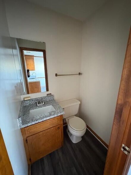 Building Photo - 3262 Landmark St