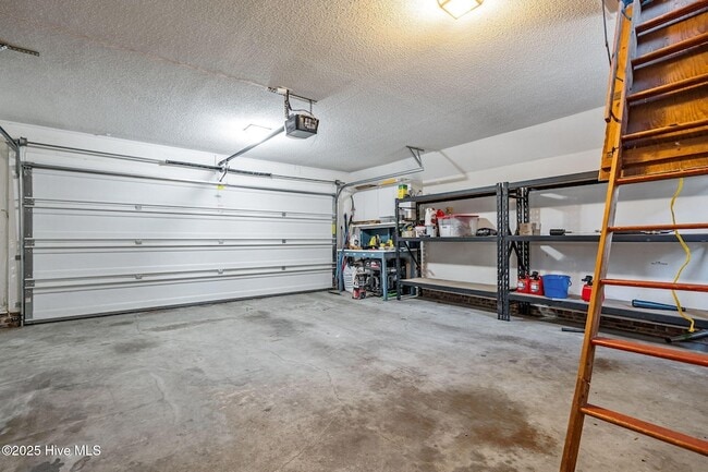 Building Photo - 215 Canterbury Rd