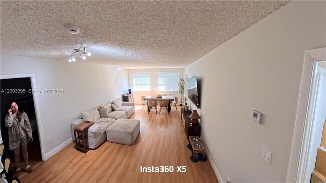 Building Photo - 8120 Geneva Ct